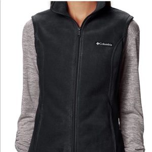 NWT SM Columbia Benton springs black vest